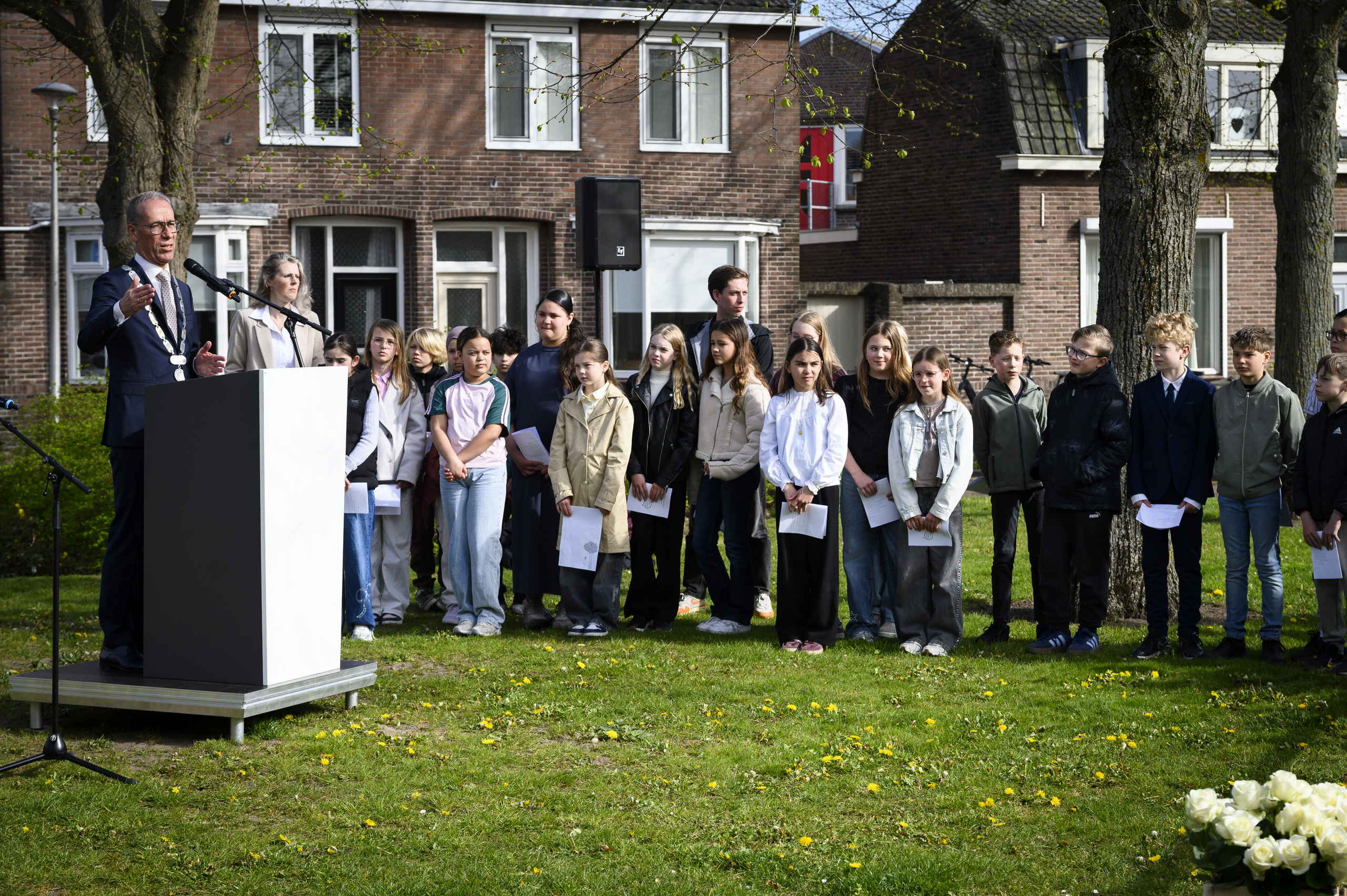 Overdracht crossline-monument 1