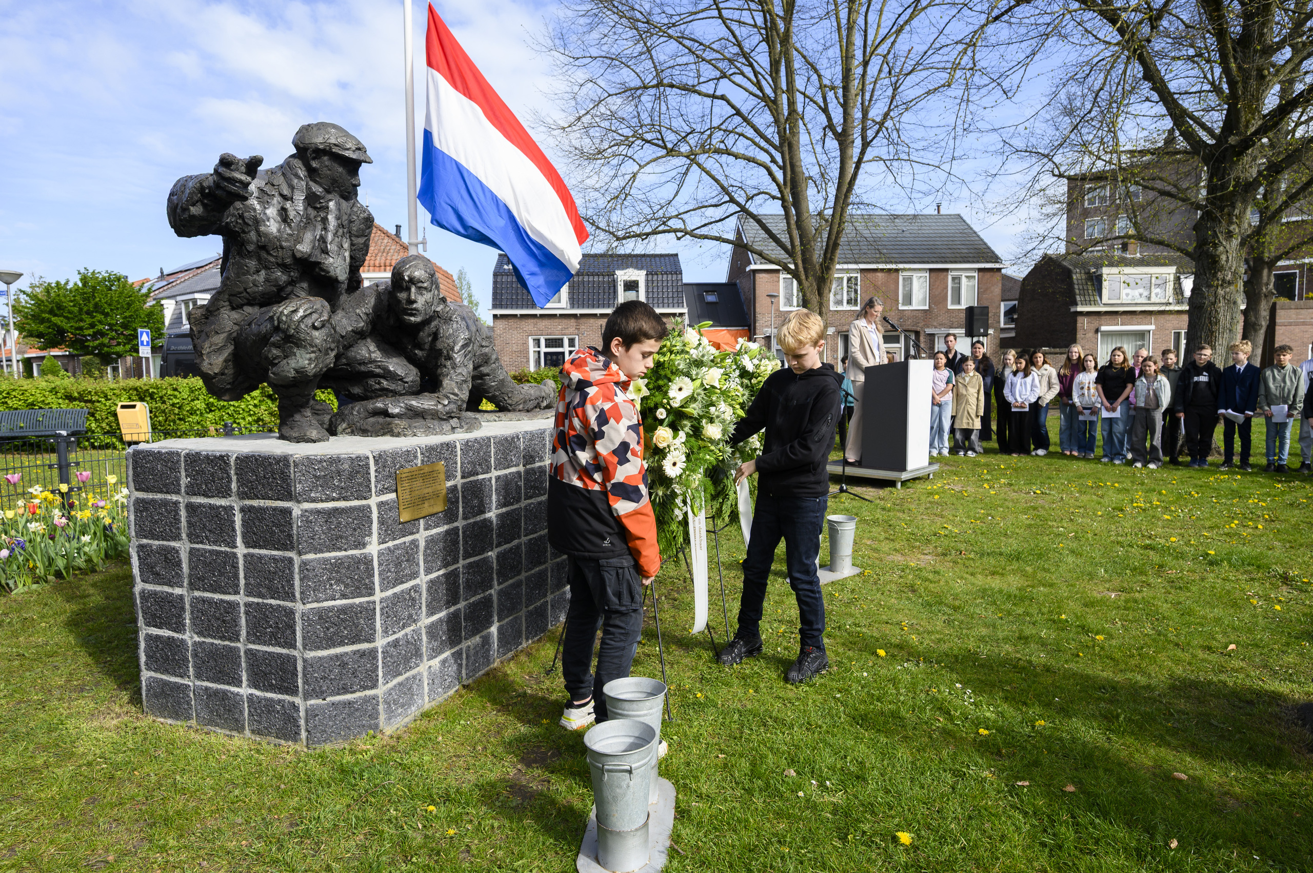 Overdracht crossline-monument 3